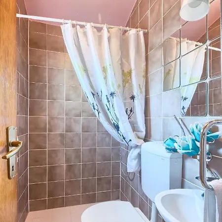 Oliva - Free Parking Apartman Póla